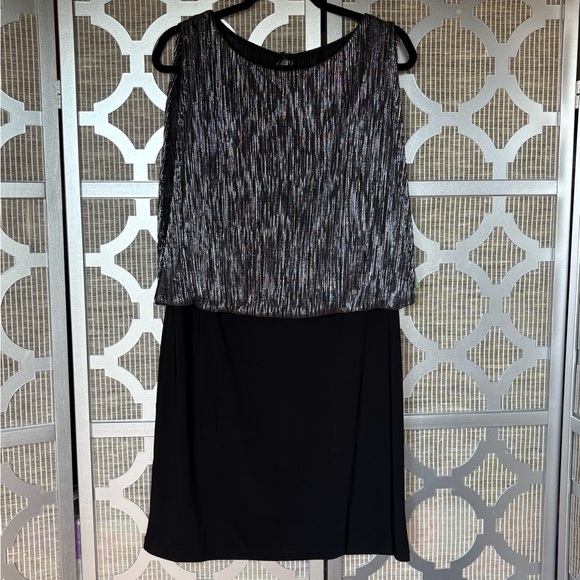 Scarlett Dresses & Skirts - NWT Scarlett Silver Sheath Mini Dress Sleeveless Scoop Neck